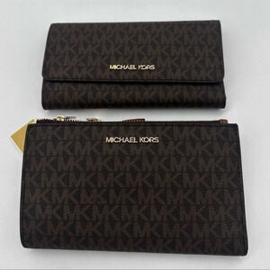 Michael Kors Lg Double Zip Wallet Wristlet & Trifold Wallet Brown |
BUNDLE DEAL